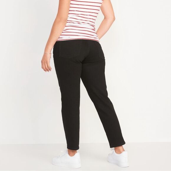 NWT- Old Navy Maternity - 2 short. OG Straight - Picture 2 of 9